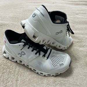 ON Cloud EUC Women’s Size 7.5, White & Black